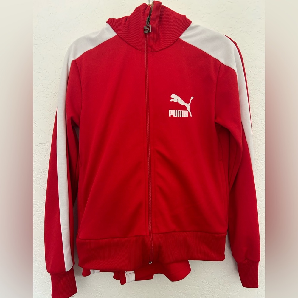 219. Puma tracksuit